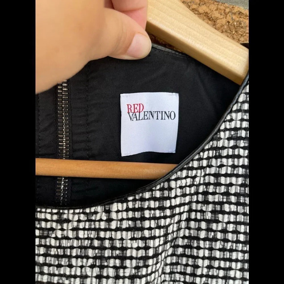 Red valentino shift dress medium - Picture 3 of 9